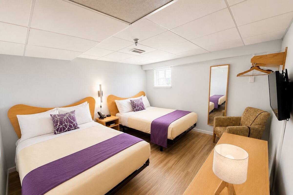 Quarto casal econômico, sacada, vista para o oceano | Wi-Fi de cortesia, roupa de cama