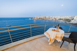 Superior Apartment, 2 Bedrooms, City View, Oceanfront | Terrace/patio