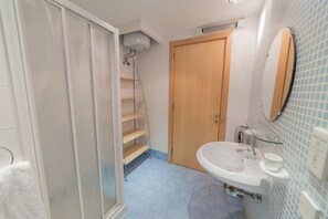 Superior Apartment, 2 Bedrooms, City View, Oceanfront | Bathroom - Dream Space in the centre (St. Julian's)