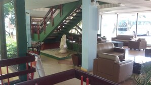 Lobby - Miraflores (Moa)