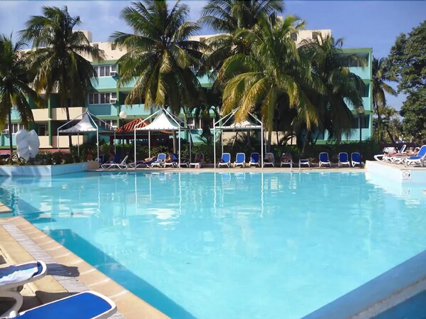 Alberca al aire libre 