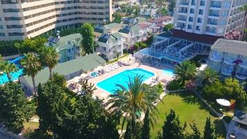 Innenpool, Außenpool