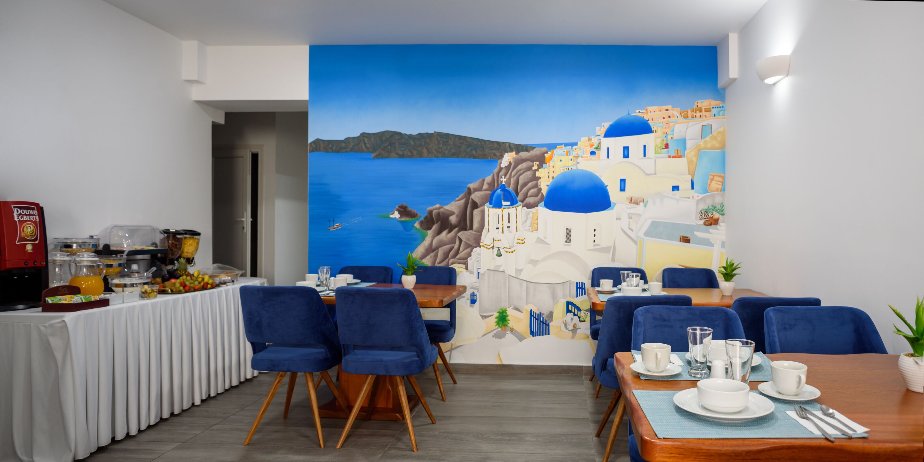 daily continental breakfast (eur 15 per person)