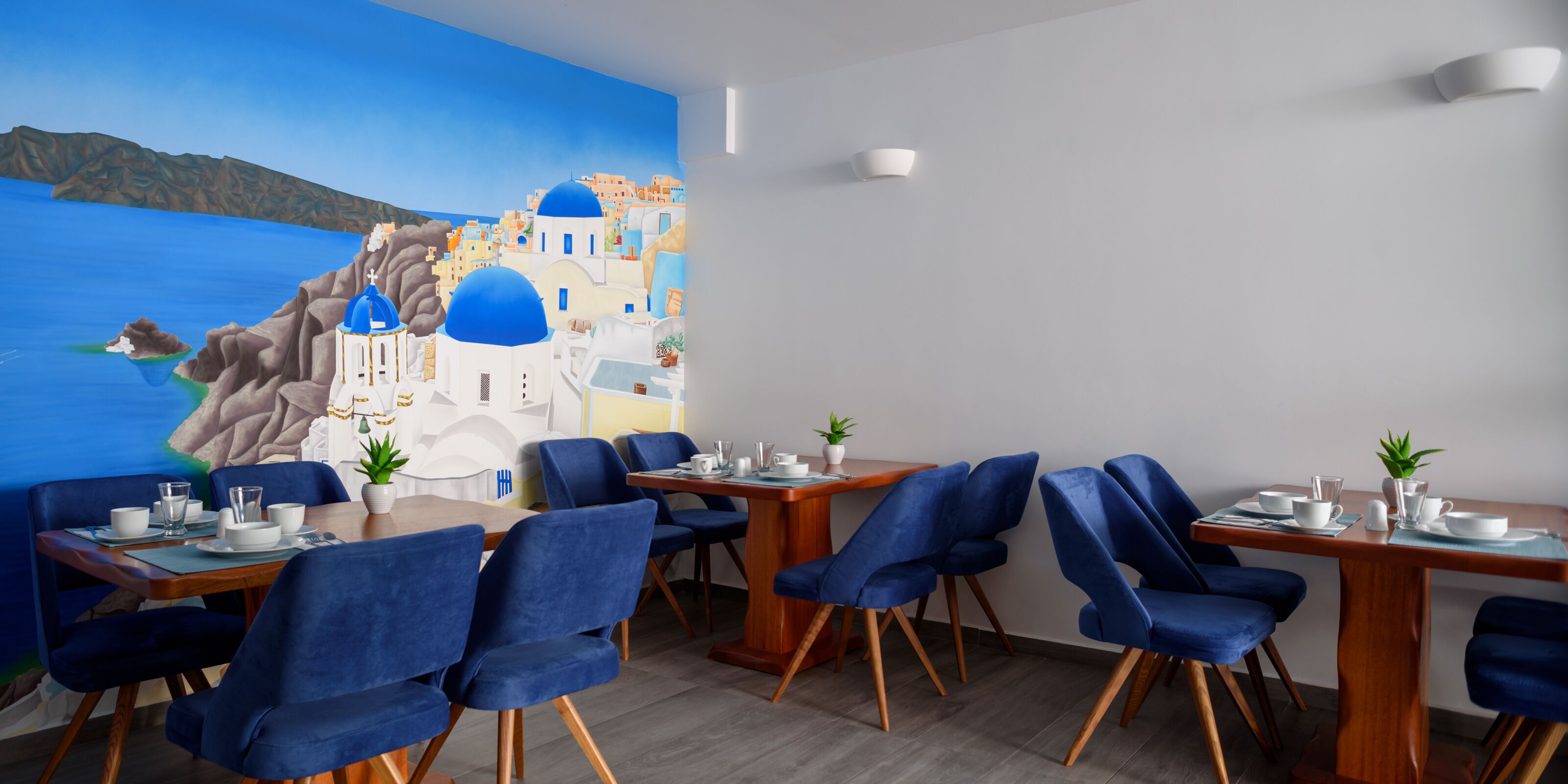 daily continental breakfast (eur 15 per person)