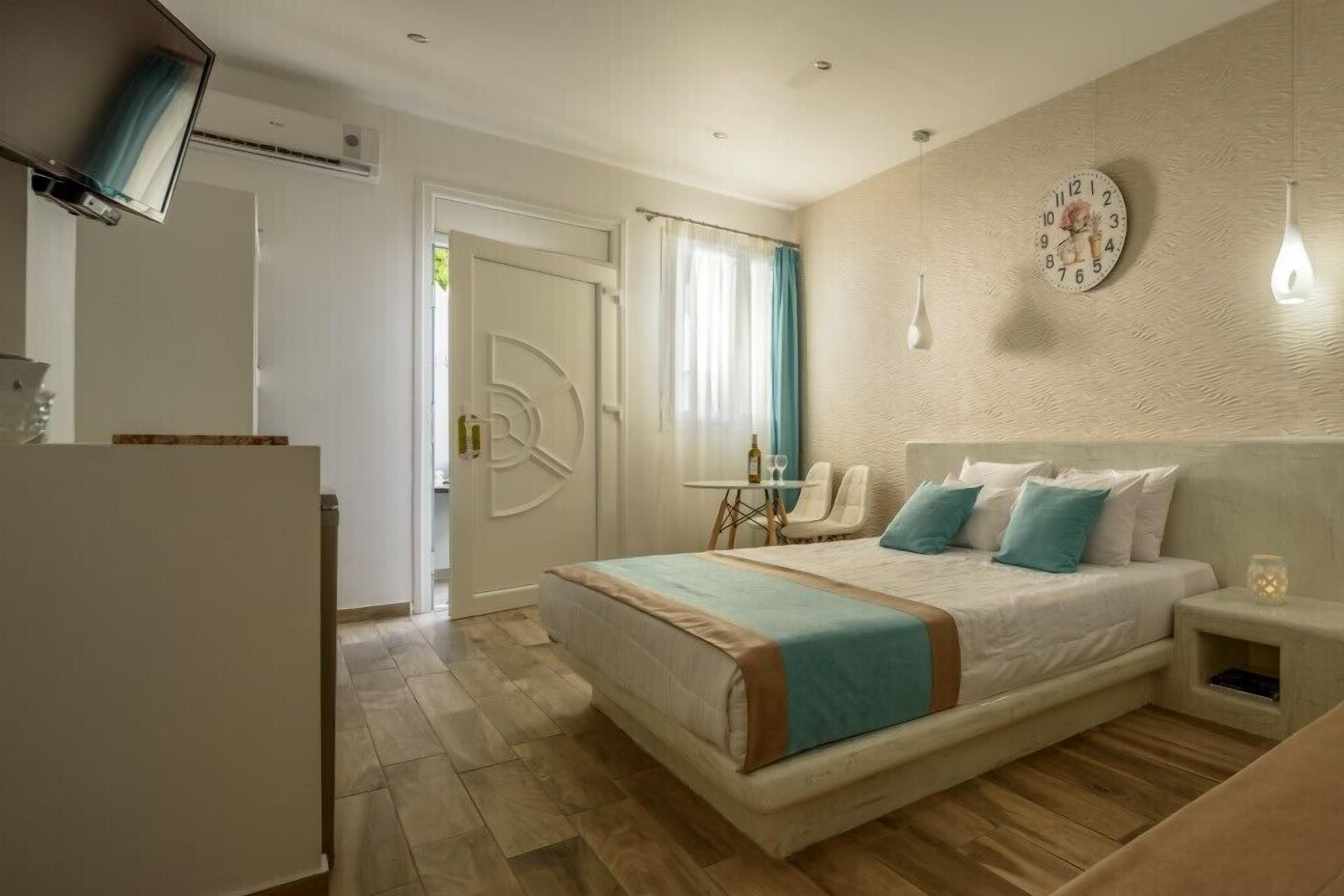 junior room | in-room safe, iron/ironing board, free cots/infant beds, free wifi