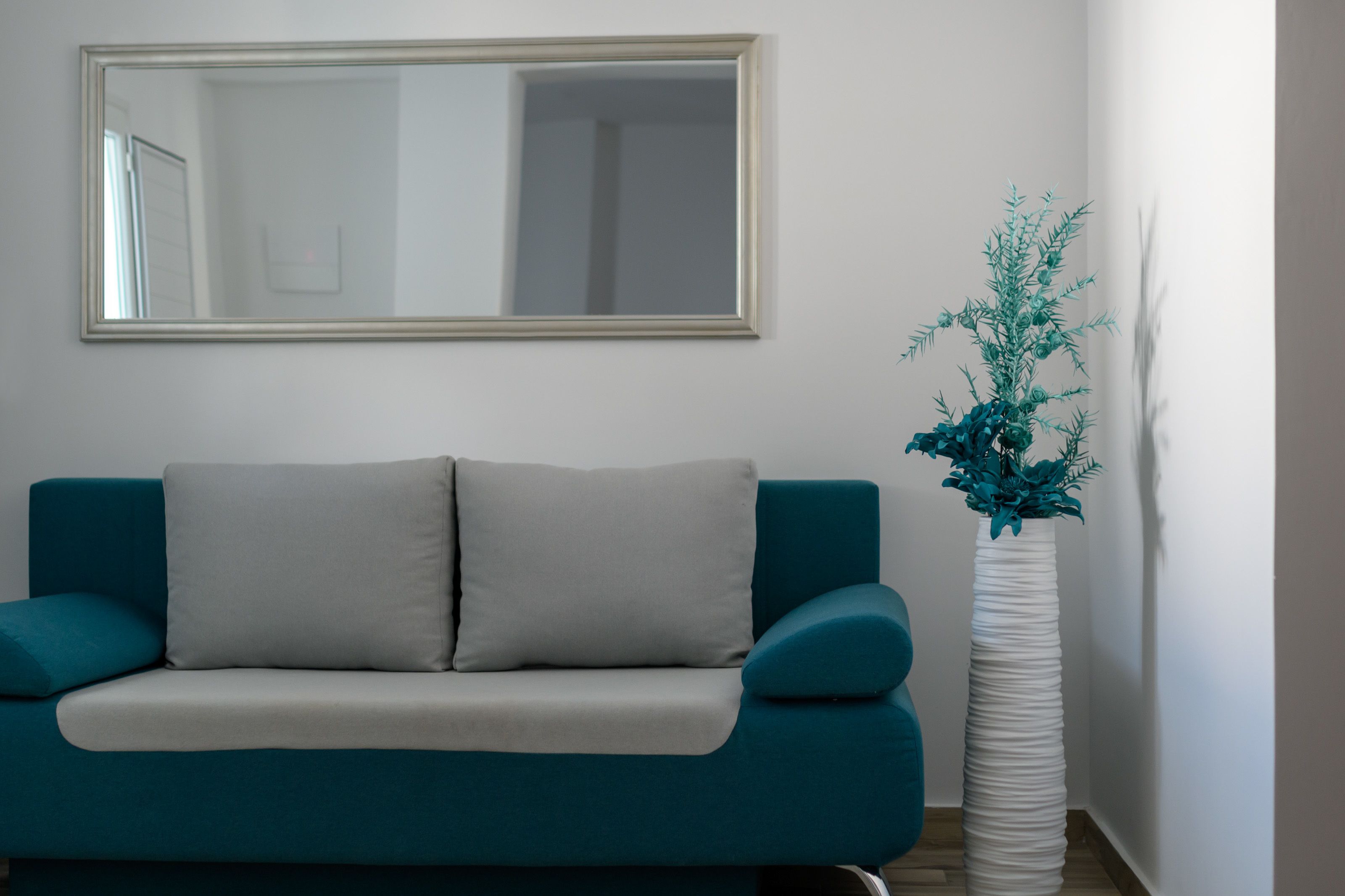 senior suite, hot tub | living area | lcd tv