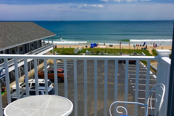 Superior Room, 1 Queen Bed, Shared Bathroom, Ocean View | Balcony