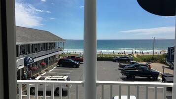 Phòng Deluxe, 1 giường cỡ queen, phòng tắm dùng chung, quang cảnh biển | Ban công