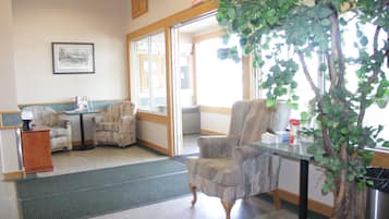 ๋ก๋น ์ข์ ๊ณต๊ฐ