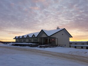 Front of property - evening/night - Garden Court Motel (Manning)