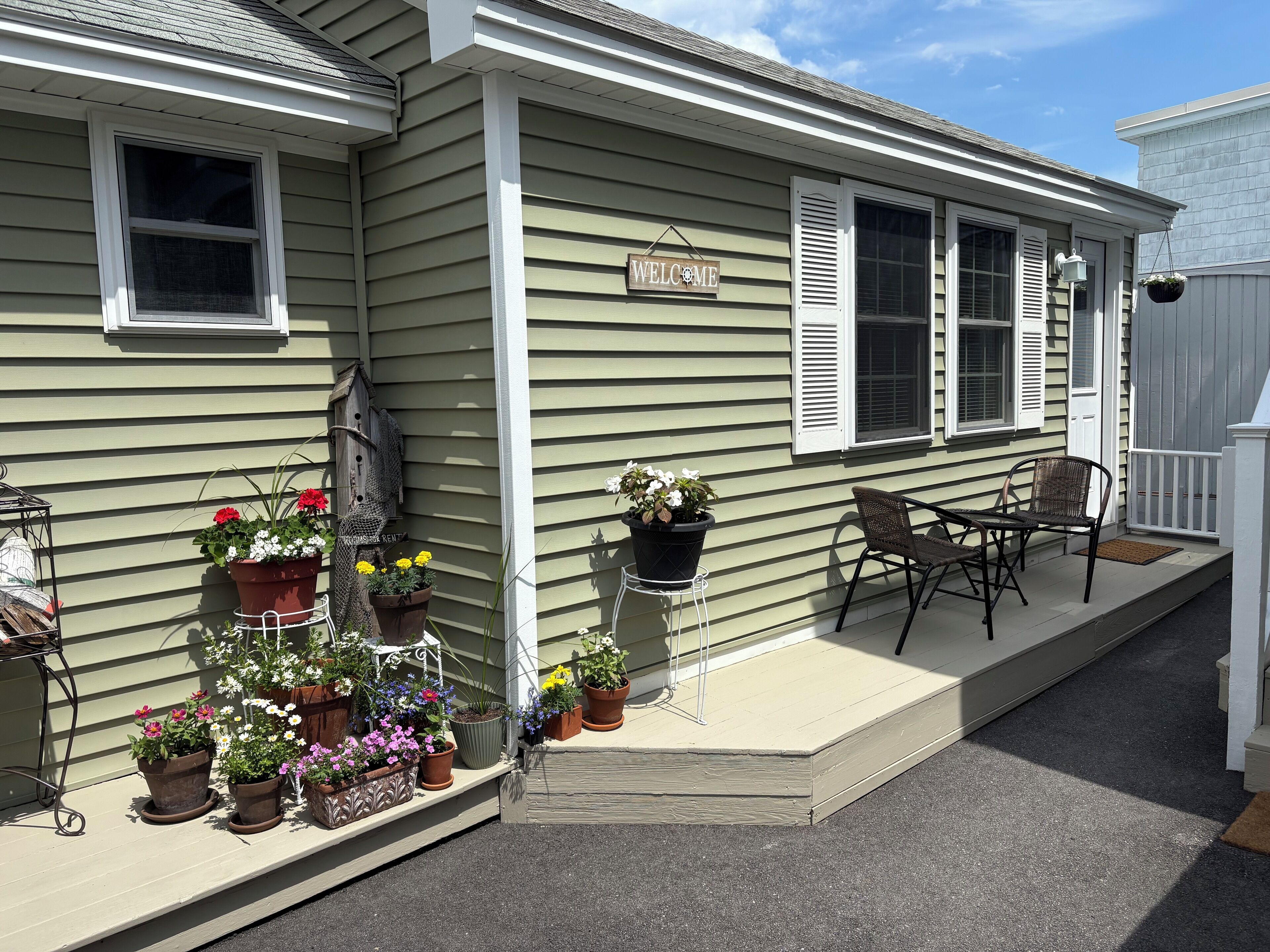 Cottage Room, 2 Double Beds, Refrigerator & Microwave