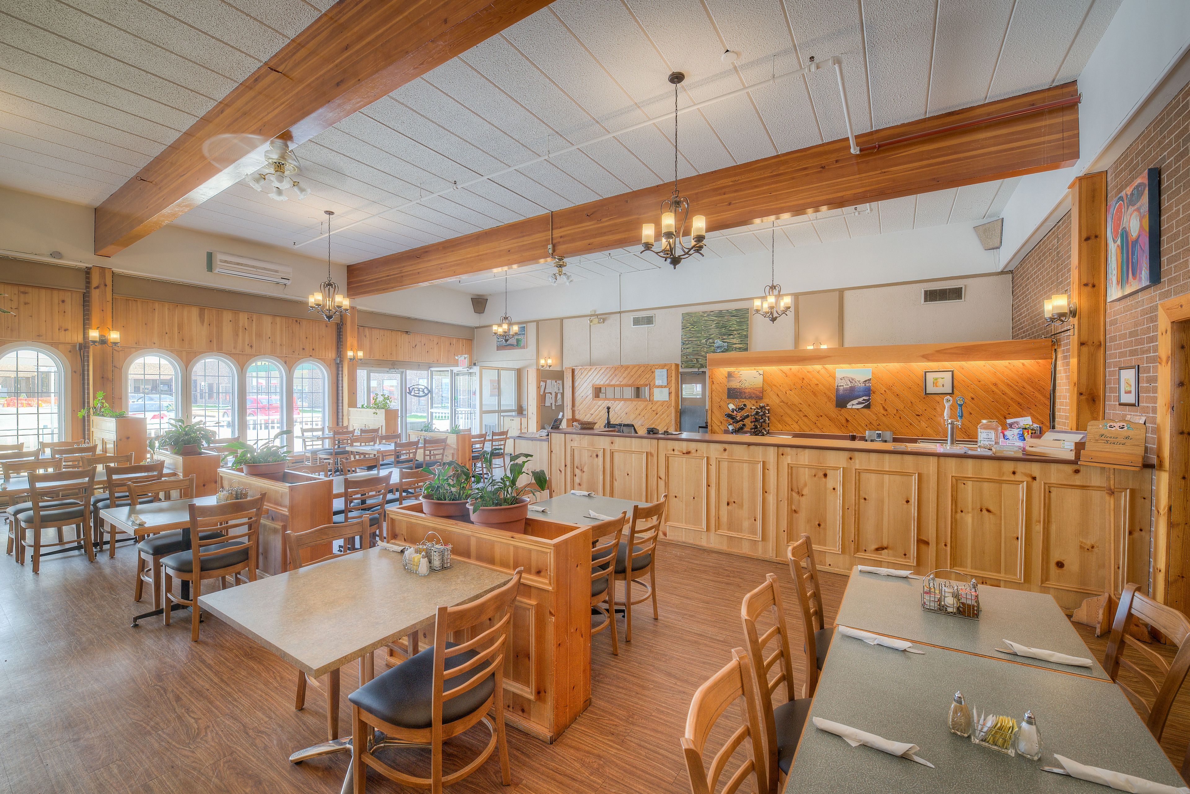 Breakfast, lunch and dinner served