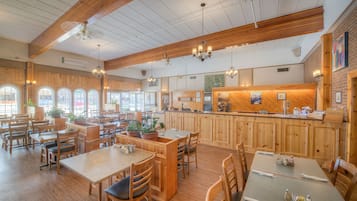 Petit déjeuner, déjeuner et dßner servis sur place