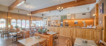 Claymore inn & Suites