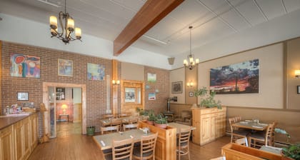Claymore inn & Suites