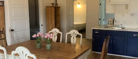 Triple Room, 3 Bedrooms, Non Smoking | Individually decorated, individually furnished, bed sheets