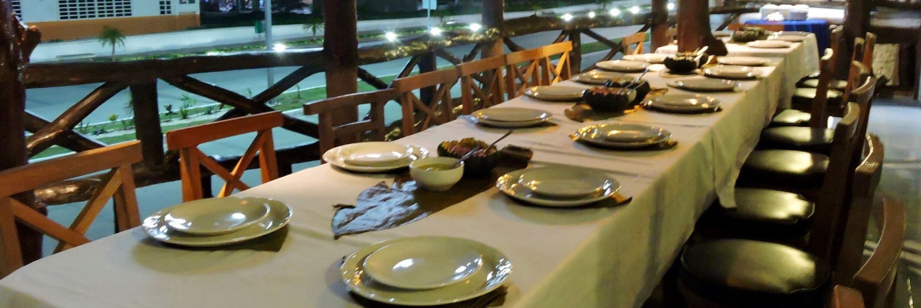 breakfast, lunch, dinner served; seafood, sea views