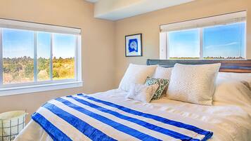 奢華公寓客房, 3 間臥室, 渡假村景觀 | 高級寢具、書桌、熨斗/熨衣板、免費無線上網