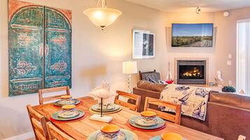 奢華公寓客房, 3 間臥室, 渡假村景觀 | 用餐區