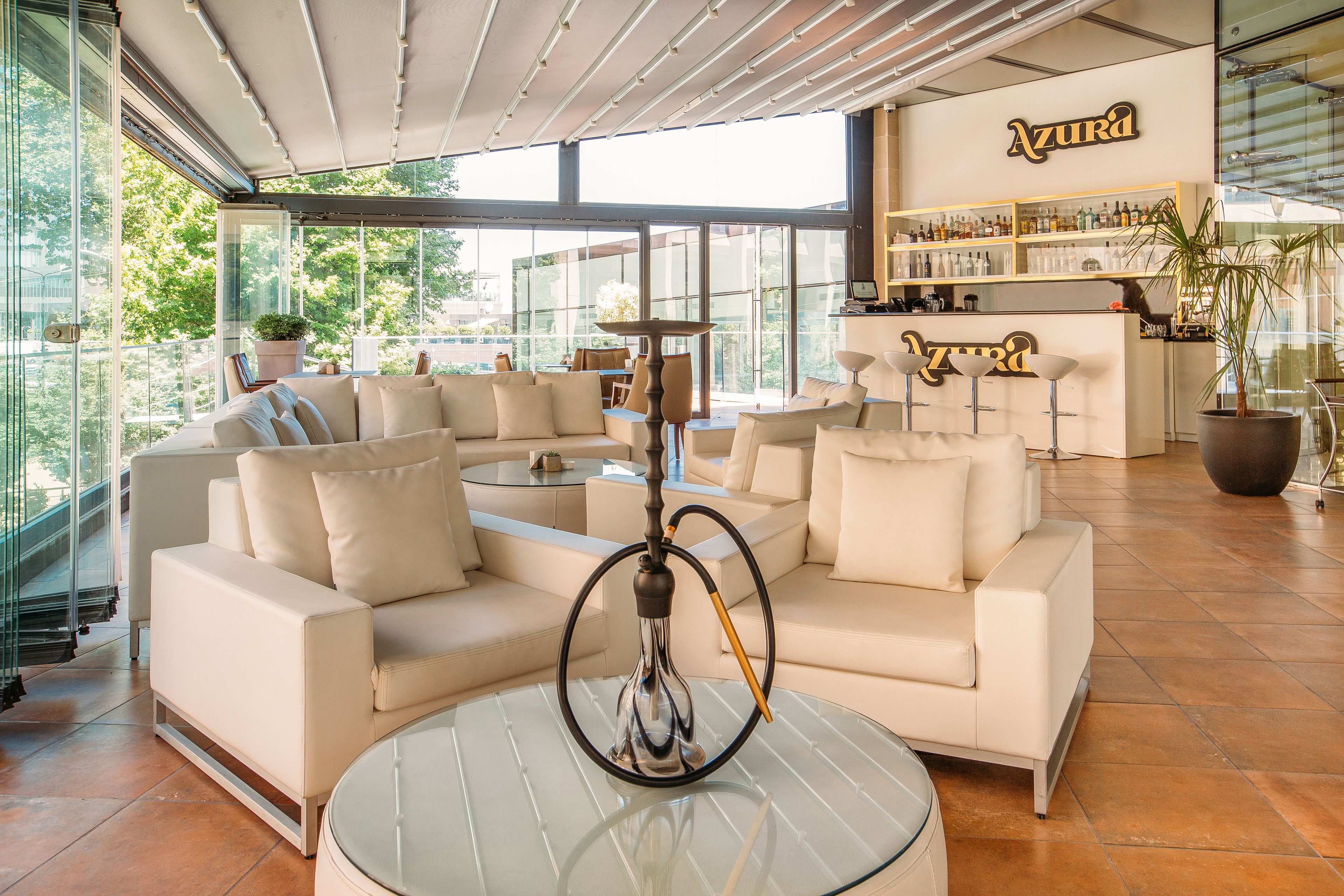 2 bars/lounges, poolside bar