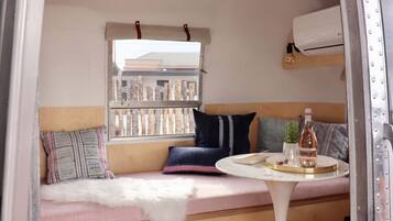 Velma Airstream | Premium bedding, blackout drapes, free WiFi, bed sheets