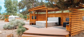 The Amigo Motor Lodge