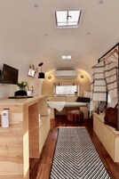 Ropa de cama de alta calidad, cortinas blackout y wifi gratis 