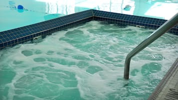 Indoor spa tub