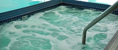 Bathtub spa indoor