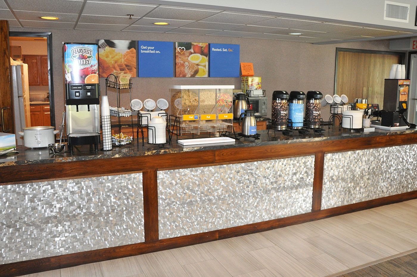 free daily full breakfast