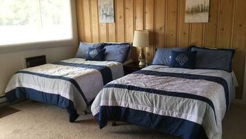 Chambre Deluxe, 2 lits doubles | Accès au Wi-Fi (inclus), literie fournie