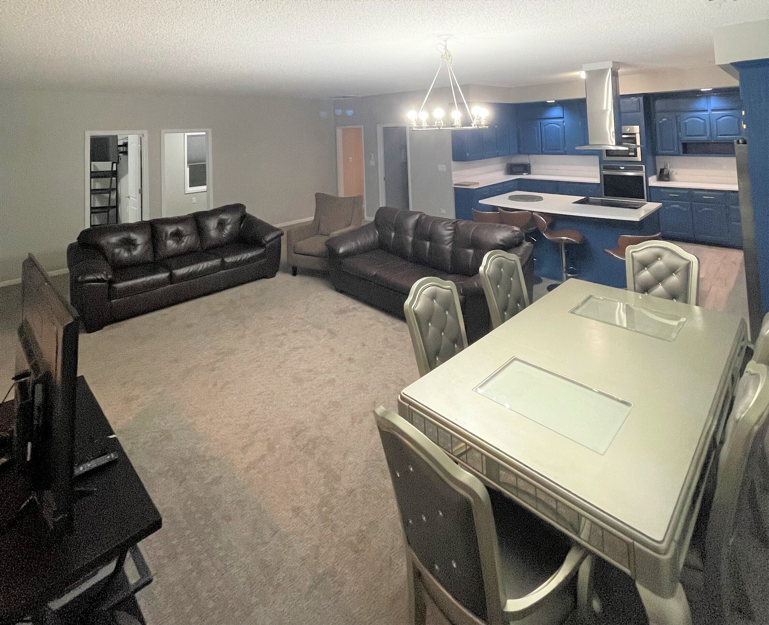 Family Apartment, 4 Bedrooms, Balcony, Bay View | Living area | TV