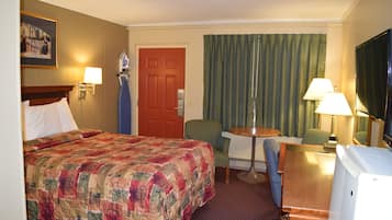 Meja kerja, tirai kedap cahaya, setrika/meja setrika, dan Wi-Fi gratis