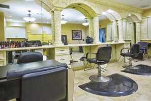 Tratamientos corporales, aromaterapia, masajes con piedras calientes 