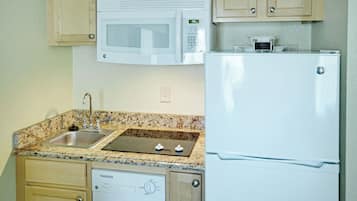 Fridge, microwave, dishwasher, cookware/dishes/utensils