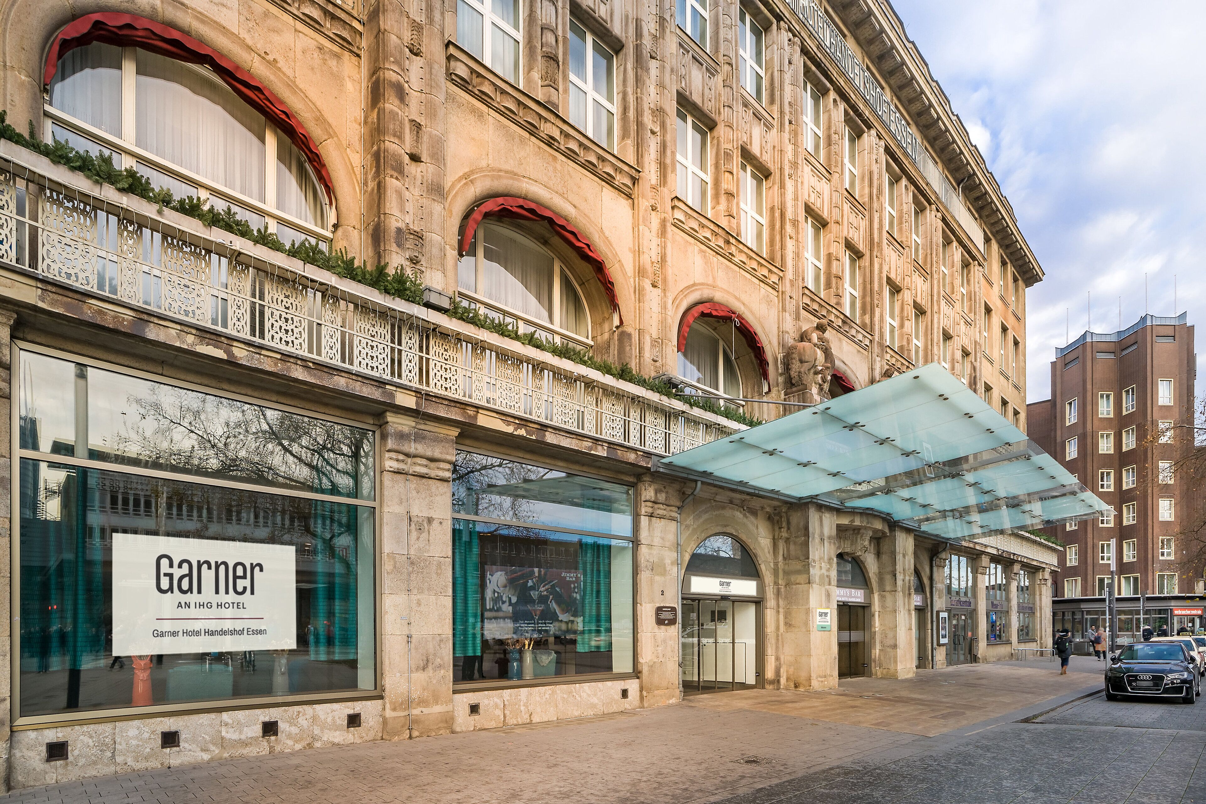 المنشأة من الخارج