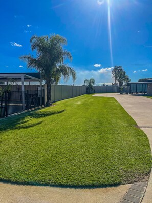 Exterior - DBJ Holiday Units (Mulwala)