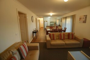 Superior Villa, 3 Bedrooms | Living area