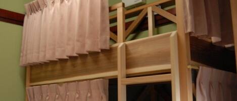 Gemeinsamer Schlafsaal (Zen) | Laptopgeeigneter Arbeitsplatz, kostenloses WLAN