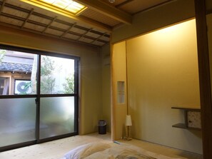 Deluxe Twin Room, Tomoe