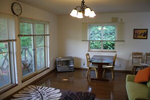 别墅, 无烟房, 阳台 | 起居区