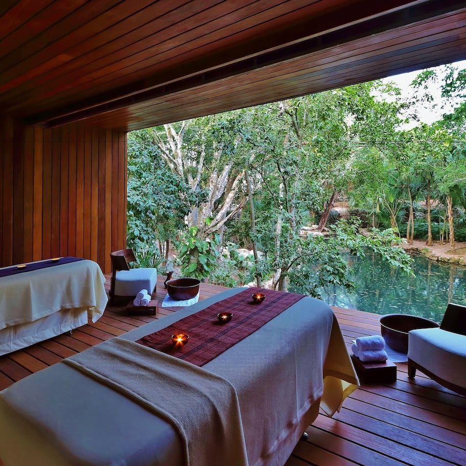 Couples treatment rooms, sauna, hot tub, steam room, body treatments