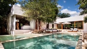 Premium bedding, minibar, in-room safe, individually furnished - Chablé Yucatán (Chocholá)