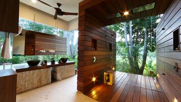 プレジデンシャル ヴィラ 3 ベッドルーム | バスルーム | シャワー、レインフォールシャワー、バスアメニティ (無料)、ヘアドライヤー