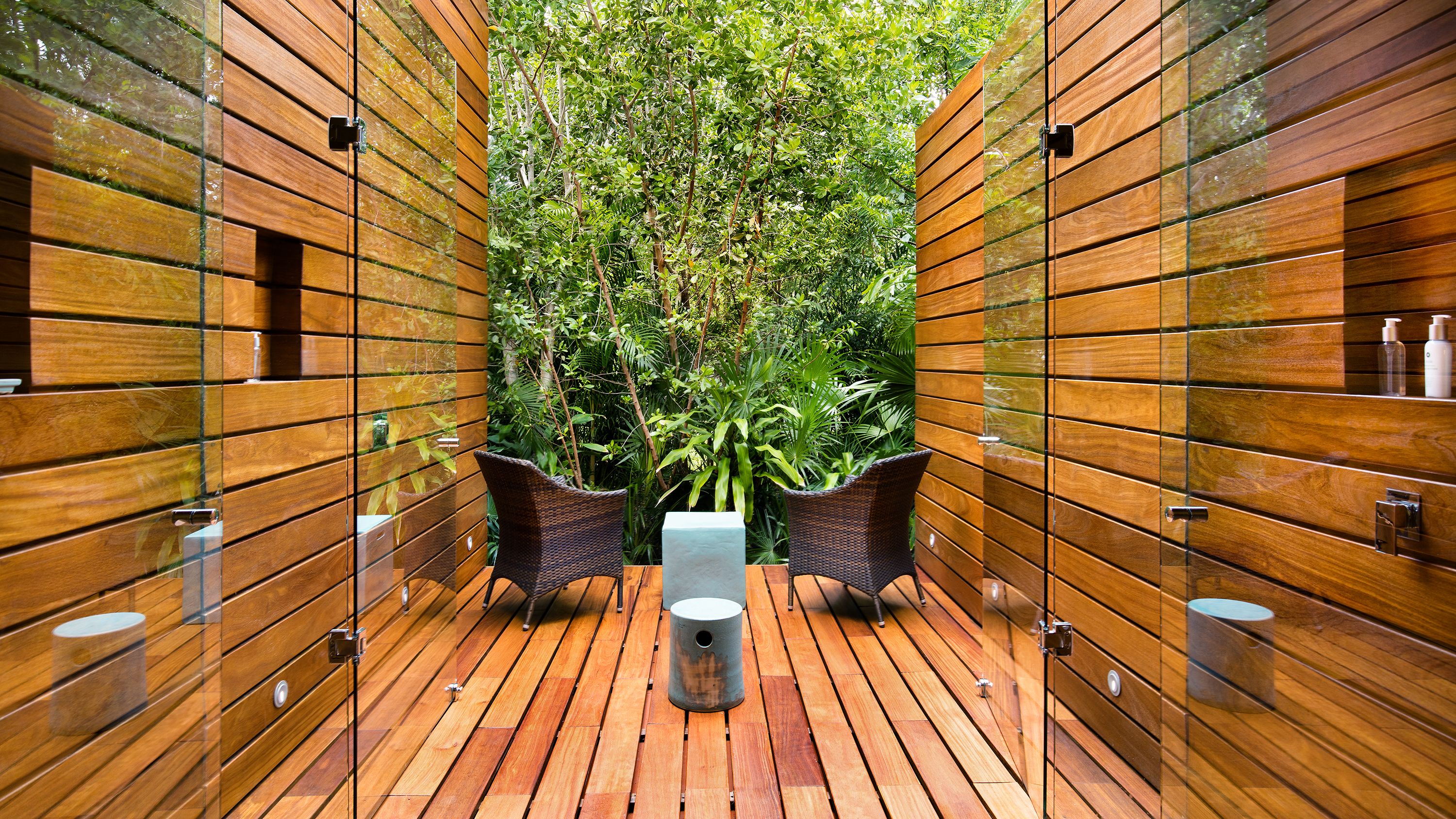 Habitación, varias camas (Casit) | Regadera en el baño