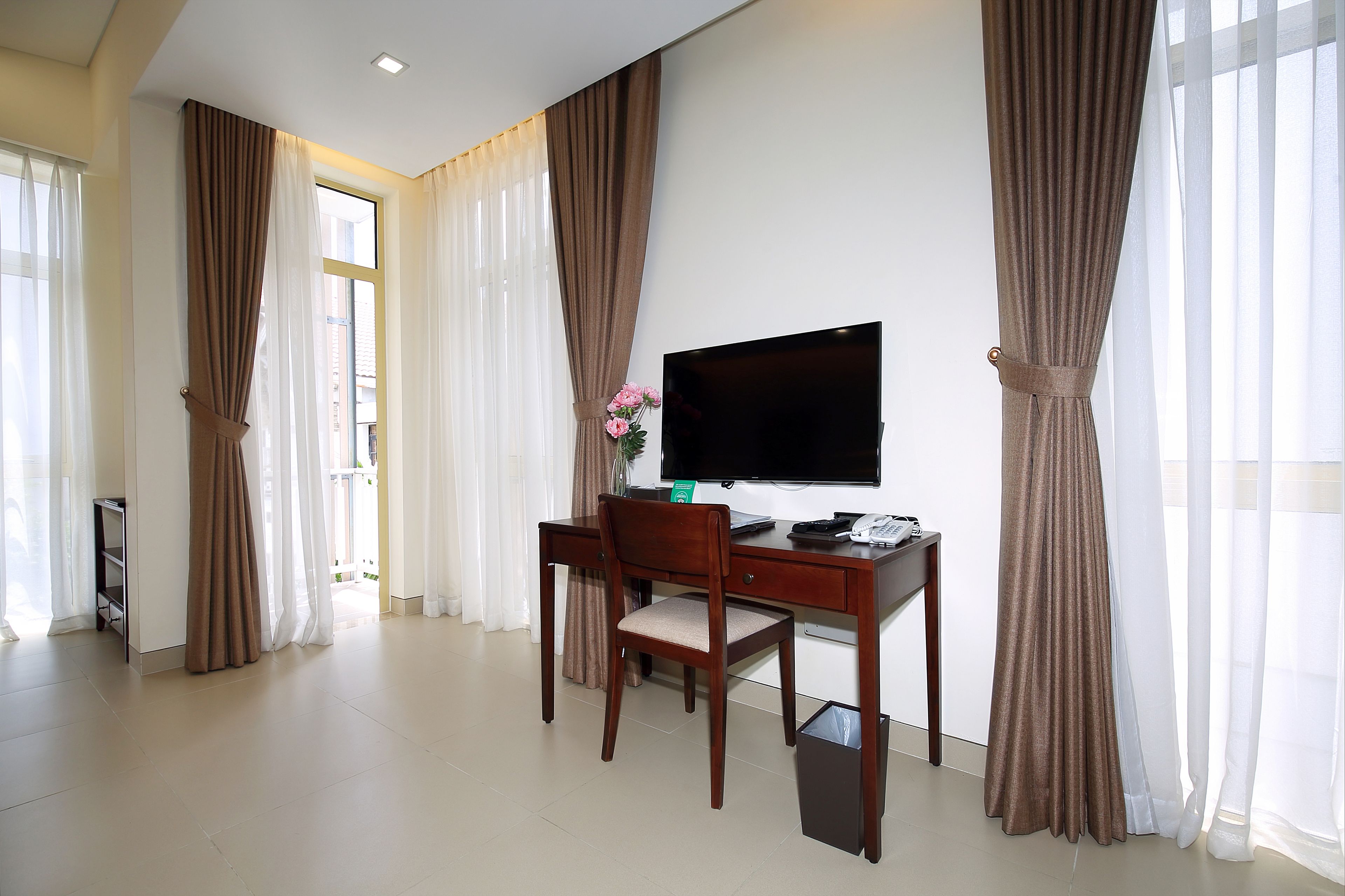 superior double balcony | 1 bedroom, minibar, in-room safe, individually decorated