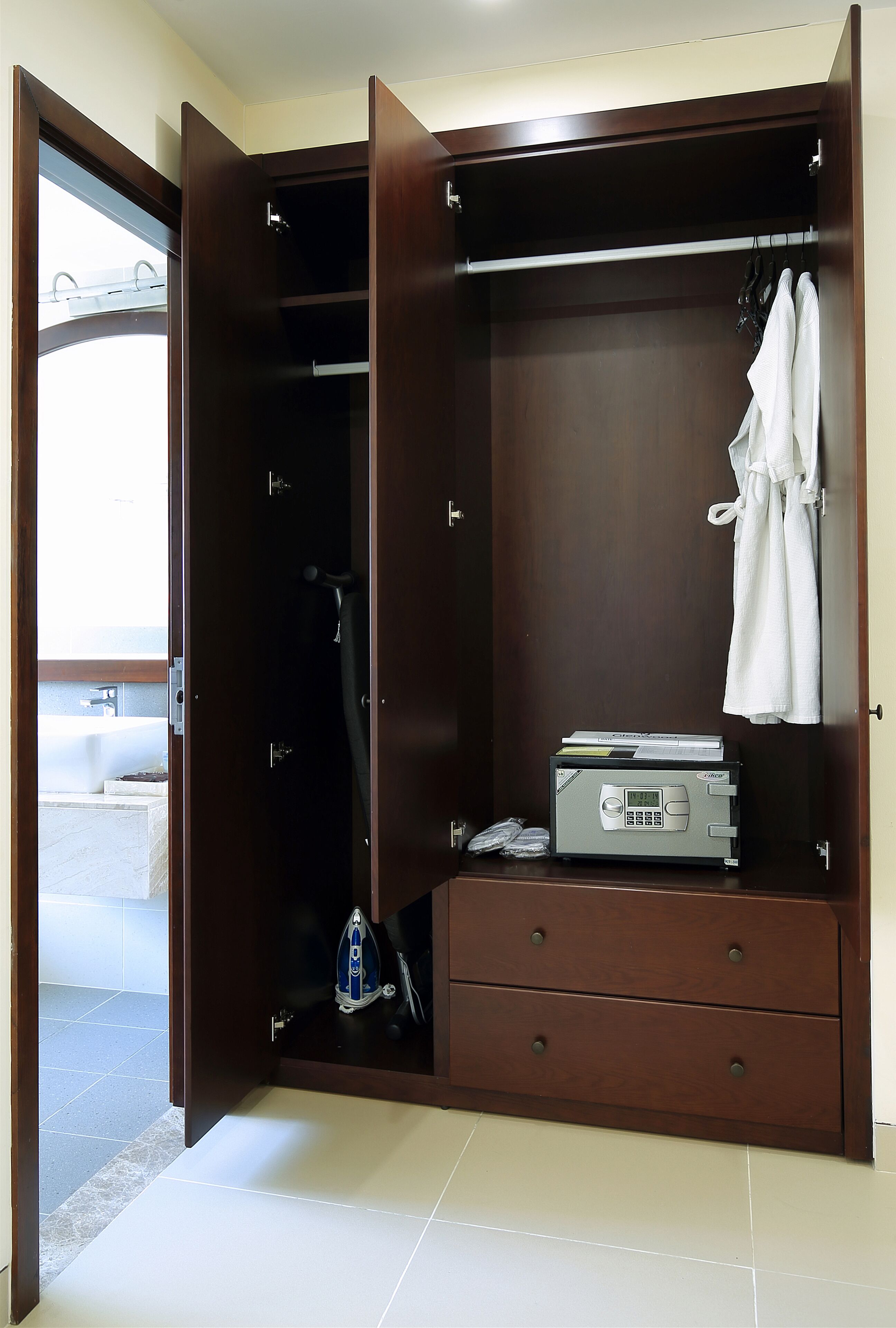 deluxe double garden | 1 bedroom, minibar, in-room safe, individually decorated