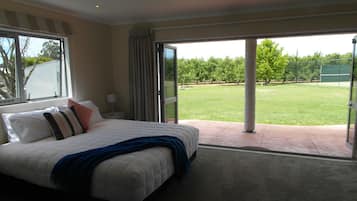 Lodge On St Georges (8 Bedrooms, 5 Bathrooms) | Premium bedding, in-room safe, individually decorated