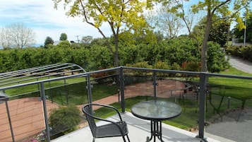 Rumah Eksklusif (Lodge On St Georges - 8 Bedrooms) | Balkon
