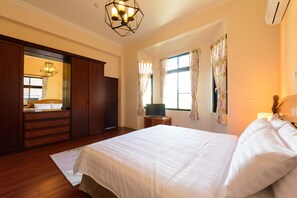 Rollaway beds, free WiFi, bed sheets - Warmhouse (Taitung)